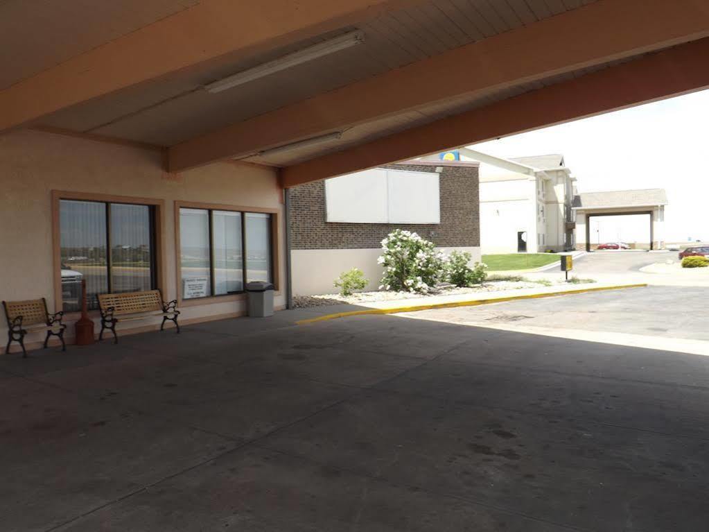 Super 8 By Wyndham Sterling Co Exterior foto